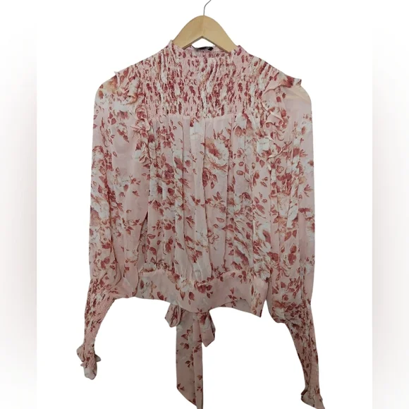 Bardot Remi Blouse x Revolve Floral Peach smocked yoke and cuffs size small - Picture 3 of 8